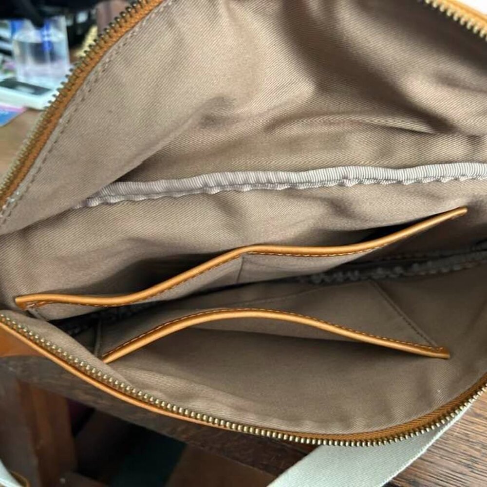 Andar Caramel Leather Crossbody Bag - Picture 4 of 6